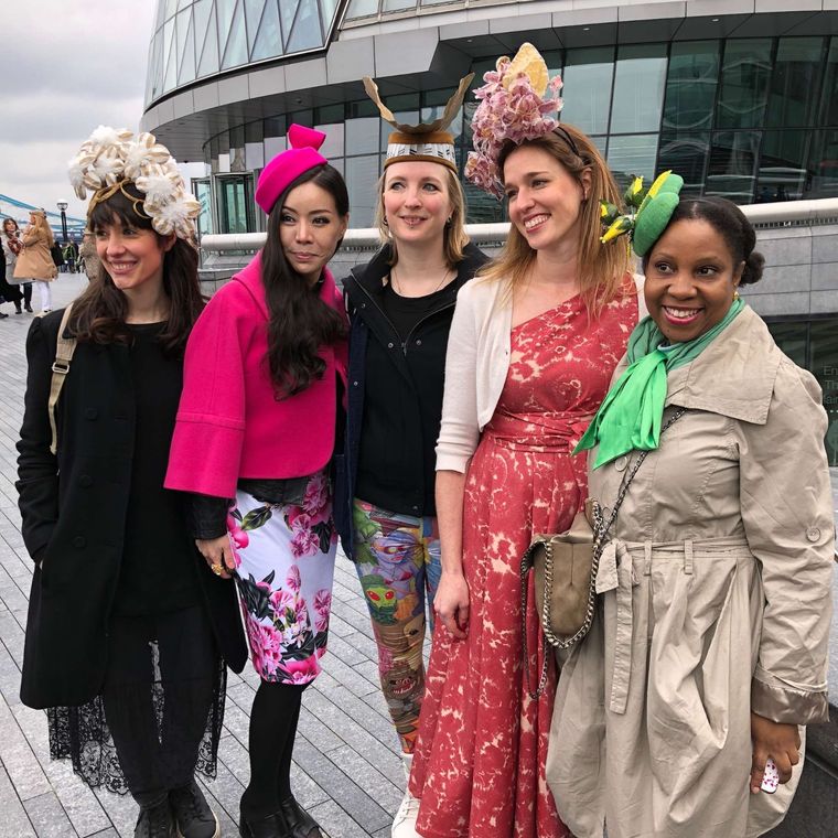 La caminata con sombreros es un evento icónico mundial. Foto: Facebook London Hat Week