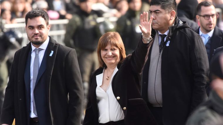 Patricia Bullrich no posó junto al Presidente en el tradicional Tedeum. Patricia Bullrich no posó junto al Presidente en el tradicional Tedeum.