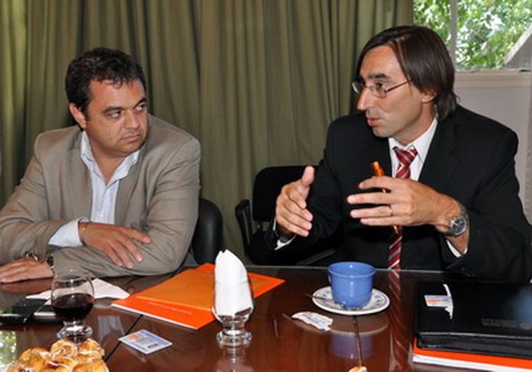 Aranda con Ceresoli, de la Agencia Nacional de Seguridad Vial. Foto: Nacho Gaffuri / MDZ