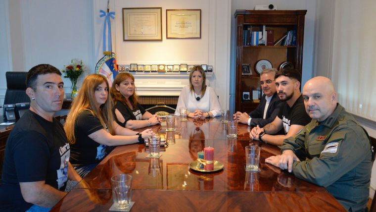 Alejandra Monteoliva se reunió con familiares de Nahuel Gallo