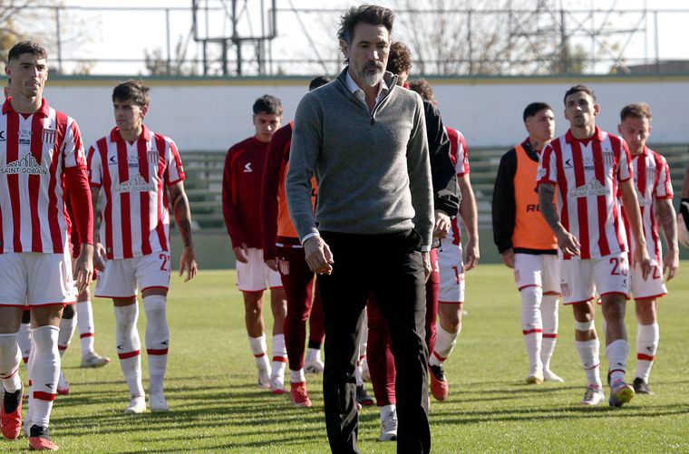 Eduardo Domínguez dejó entrever que podría no continuar siendo DT de Estudiantes.