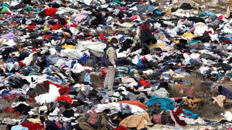 En Austria, se considera que el problema de fondo es la sobreproducción de ropa. Foto Efe En Austria, se considera que el problema de fondo es la sobreproducción de ropa. Foto Efe