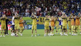 Se merecen un largo aplauso. Los jugadores de Boca saludan a su público luego del partido frente al Bayern Múnich, un duelo que hizo podio. Se merecen un largo aplauso. Los jugadores de Boca saludan a su público luego del partido frente al Bayern Múnich, un duelo que hizo podio.