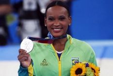 Rebeca Andrade ganó la plata en el all-around individual en Tokio 2021. Foto: REUTERS
