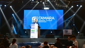 Entre los reclamos que el presidente de la Cámara de Comercio de General Alvear le hizo a Cornejo está el de una reforma impositiva. Entre los reclamos que el presidente de la Cámara de Comercio de General Alvear le hizo a Cornejo está el de una reforma impositiva.