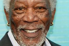 El secreto que esconde Morgan Freeman detrás de sus aros dorados