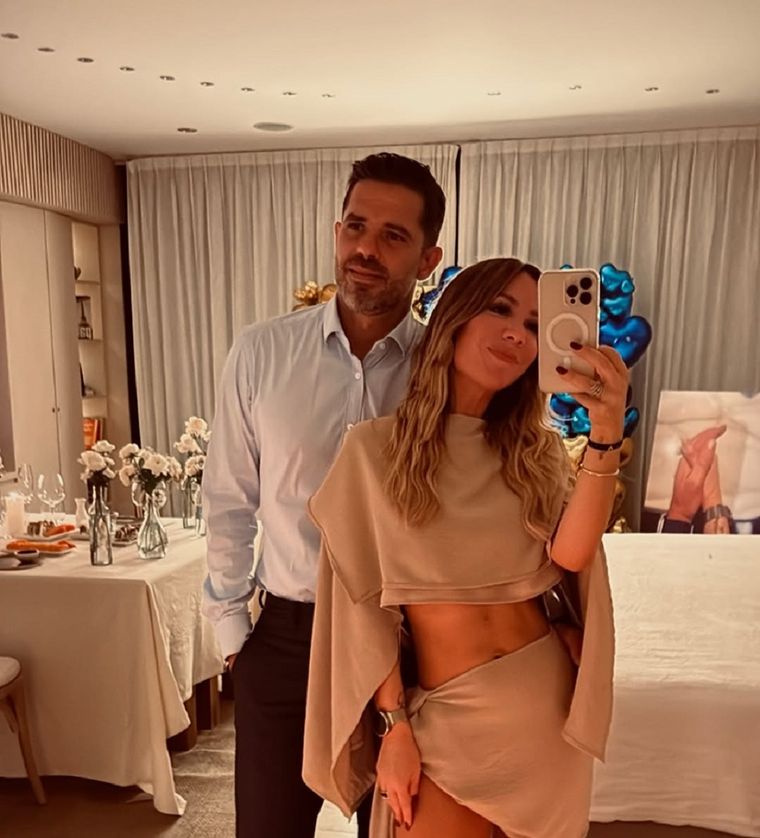 La pareja de Gago le dedicó un mensaje de apoyo a minutos de un partido clave para su futuro como DT de Boca. Foto: Instagram @vero_laffitteok