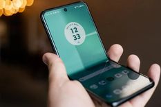 La gran apuesta de Motorola: pantalla externa de 4 y 165 Hz, acceso directo a apps y Gemini de Google sin abrir el plegable.