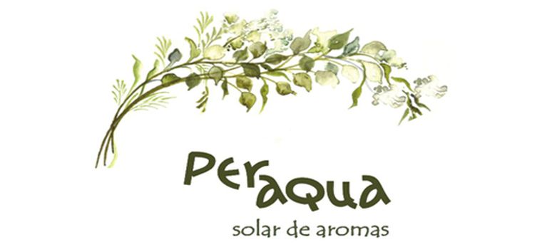 El distrute relajante de los olores de hierbas aromáticas.