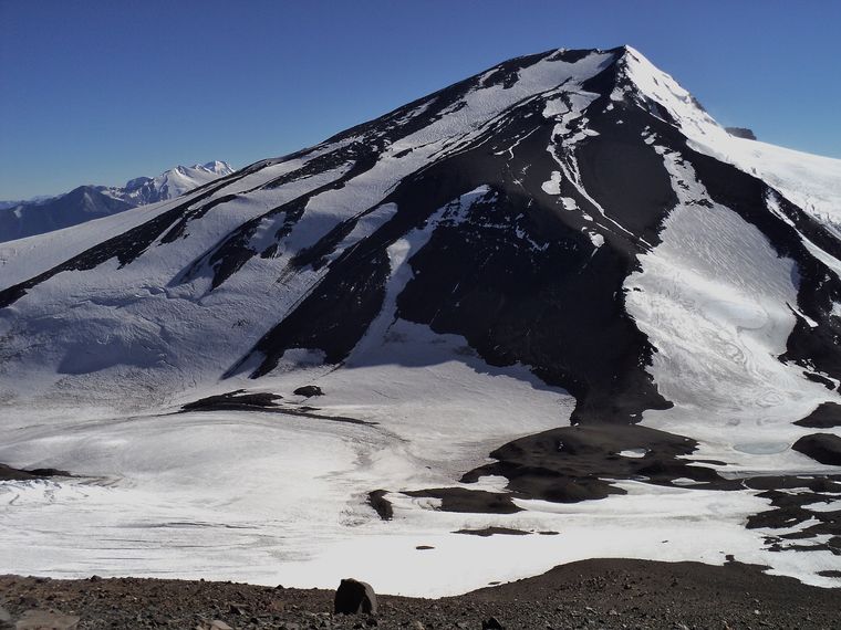 El cerro Marmolejo, donde murieron el andinista mendocino y los dos pampeanos. Foto: Andeshandbook