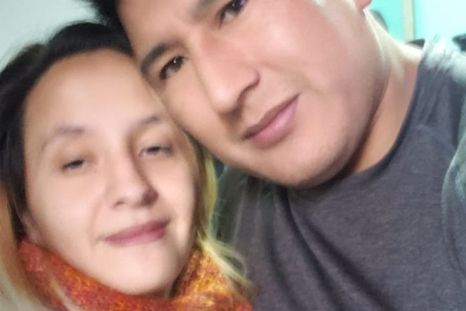 La detenida y su aparente víctima.