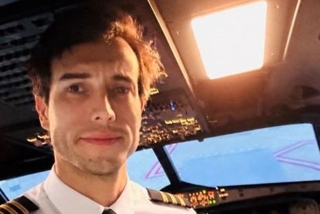 El instructor de vuelo fue identificado como Leandro Andrés Bertazzo. El instructor de vuelo fue identificado como Leandro Andrés Bertazzo.
