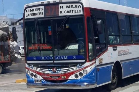 La línea 378, perteneciente a la empresa Almafuerte Foto: Revista Colectibondi La línea 378, perteneciente a la empresa Almafuerte Foto: Revista Colectibondi