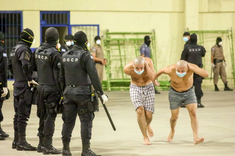 Conflicto Las imágenes difundidas este lunes despertaron críticas.