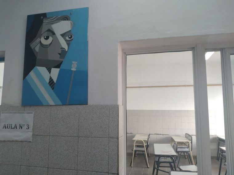 Retrato del expresidente Néstor Kirchner en la Secundaria 185 de Lomas del Mirador.