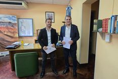 El director de Minería de la provincia, Jerónimo Shantal, acordó el protocolo con el presidente del Instituto Nacional de Asuntos Indígenas (INAI), Claudio Avruj. Foto: Gobierno de Mendoza