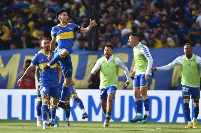 Boca campeón: pese al 2-2 ante el Rojo y River lo ayudó derrotando 2-1 a Racing (foto: @Télam).