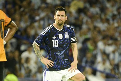 Messi y un silencio que, sin decir nada, expone mucho. Messi y un silencio que, sin decir nada, expone mucho.