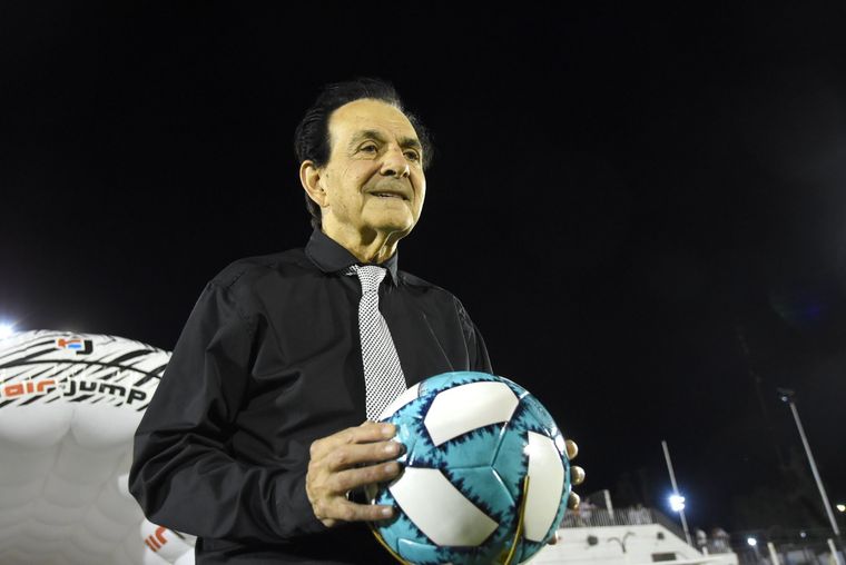 Víctor Legrotaglie, el ídolo del fútbol mendocino. Foto: archivo MDZ