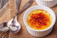 Creme Brulee Una receta clásica de la gastronomía francesa para hacer en pocos minutos Foto: iStock