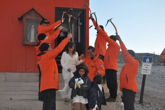 &nbsp;En la Base Esperanza, en plena Antártida Argentina, Franco y Mara celebraron su casamiento religioso junto a sus hijas en el extremo más austral del país.