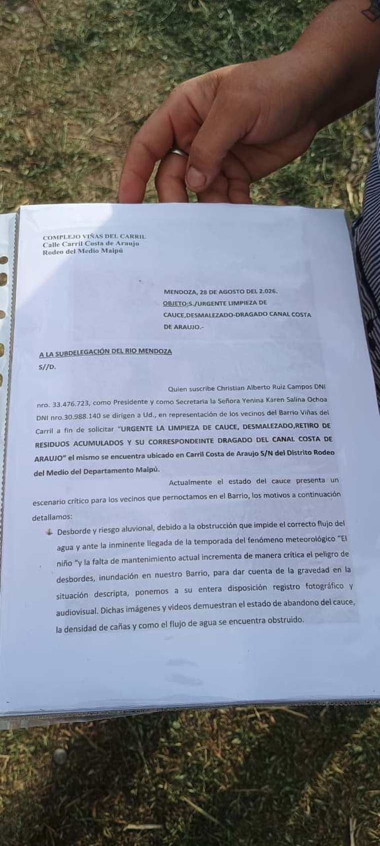 Vecinos denunciaron que el canal permanece cubierto de cañas y residuos y aseguran que hace años reclaman tareas de limpieza. Vecinos denunciaron que el canal permanece cubierto de cañas y residuos y aseguran que hace años reclaman tareas de limpieza.