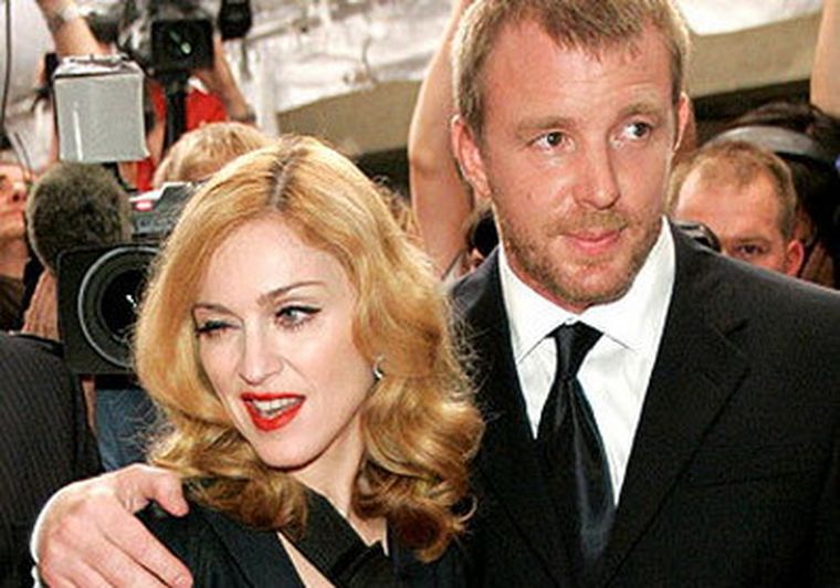 Madonna tendría que pagarle a su esposo, Guy Ritchie. Foto: Agencias