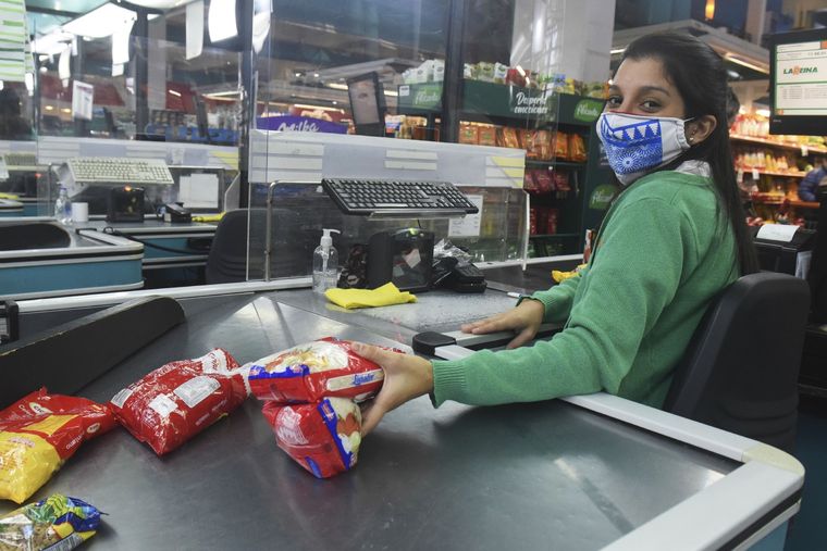 La FAA demostró la marcada diferencia en los precios recibidos por los productores de los que se exhiben en góndola Foto: Telam