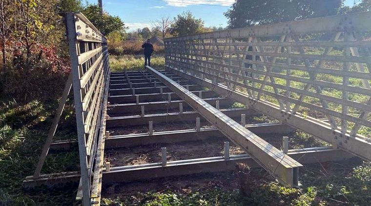 El puente robado en Ohio. Foto: Akron Police.