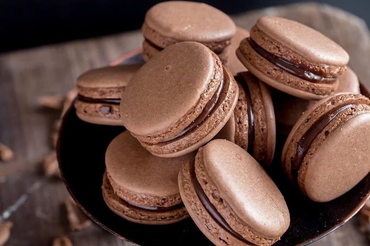 Admira estos deliciosos macarons super chocolatosos y, a su vez, livianos ¡son la perdición!