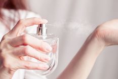 En el mundo de la moda, el perfume es uno de los accesorios más importantes. Foto: Shutterstock