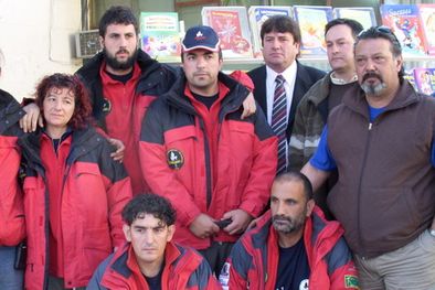MDZol | El equipo de rescatistas en la municipalidad de Maipú, luego de la conferencia de prensa. Foto: MDz