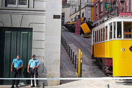 El accidente del funicular dejó 17 muertos y más de una veintena de heridos, de acuerdo con las últimas informaciones oficiales. El accidente del funicular dejó 17 muertos y más de una veintena de heridos, de acuerdo con las últimas informaciones oficiales.