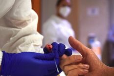 El test rápido creado por científicos del Conicet permite conocer el estadío de la enfermedad a través de la presencia de anticuerpos