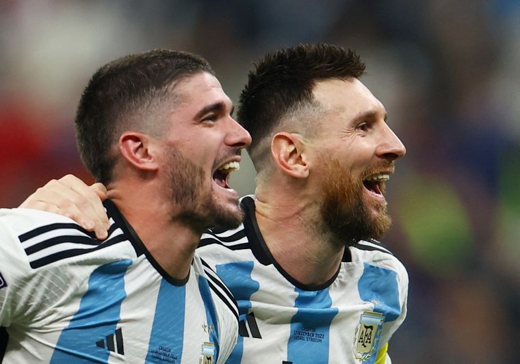Rodrigo De Paul siempre junto a Lionel Messi. Foto: Noticias Argentinas