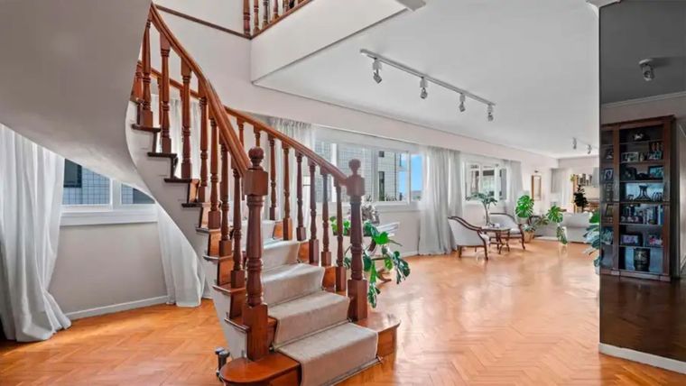 El edificio se ubica en el barrio de Belgrano. El edificio se ubica en el barrio de Belgrano.