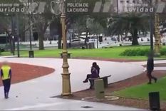 El robo fue captado por las cámaras de monitoreo de la Ciudad. Foto: Captura de pantalla