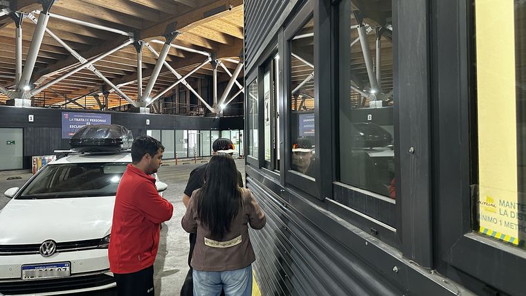 Control de Aduana en el paso a Chile Los Libertadores