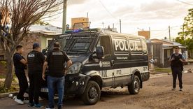 megaoperativo en un barrio de las heras: 13 allanamientos, varios detenidos y armas secuestradas megaoperativo en un barrio de las heras: 13 allanamientos, varios detenidos y armas secuestradas
