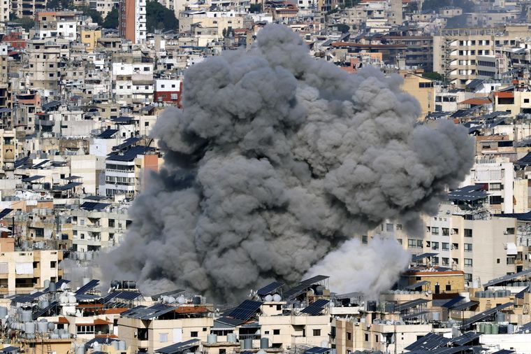 Israel bombardeó un suburbio de Beirut, según medios internacionales.&nbsp;