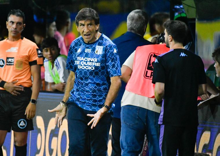 Gustavo Costas valoró el rendimiento de su equipo y apuntó contra el desarrollo del partido.