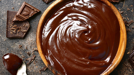 Receta irresistible de ganache de chocolate al estilo profesional. Receta irresistible de ganache de chocolate al estilo profesional.