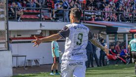 &nbsp;Ferreyra celebra uno de sus goles en Gimnasia