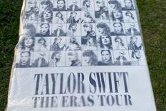 Las redes sociales se llenaron de unboxing del fandom de Taylor Swift, mostrando en detalle todo los que contenía el paquete VIP de The Eras Tour. Foto: Usuario twitter