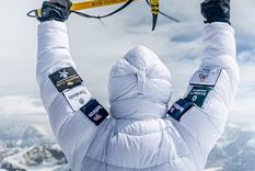 tiene ambas piernas amputadas y logro coronar el everest