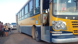 Los colectivos de Lavalle lelgan a la terminal de ómnibus cerca del Nudo Vial. Los colectivos de Lavalle lelgan a la terminal de ómnibus cerca del Nudo Vial.