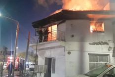 Conmoción en Neuquén: cuatro muertos y un herido grave al incendiarse su vivienda.