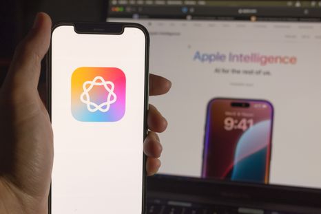 La actualización del sistema iOS 27 unifica la lectura de textos en aplicaciones de correo y mensajería para coordinar tareas cotidianas de forma autónoma en dispositivos Apple. La actualización del sistema iOS 27 unifica la lectura de textos en aplicaciones de correo y mensajería para coordinar tareas cotidianas de forma autónoma en dispositivos Apple.