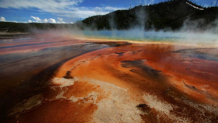 La Gran Fuente Prismática en el Parque Nacional de Yellowstone (EE.UU.), el 22 de junio de 2011.