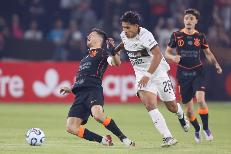 Platense enfrenta a Corinthians en Vicente López.